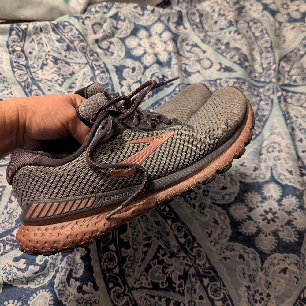 Women's Brooks Adrenaline Gts20 Size 10
